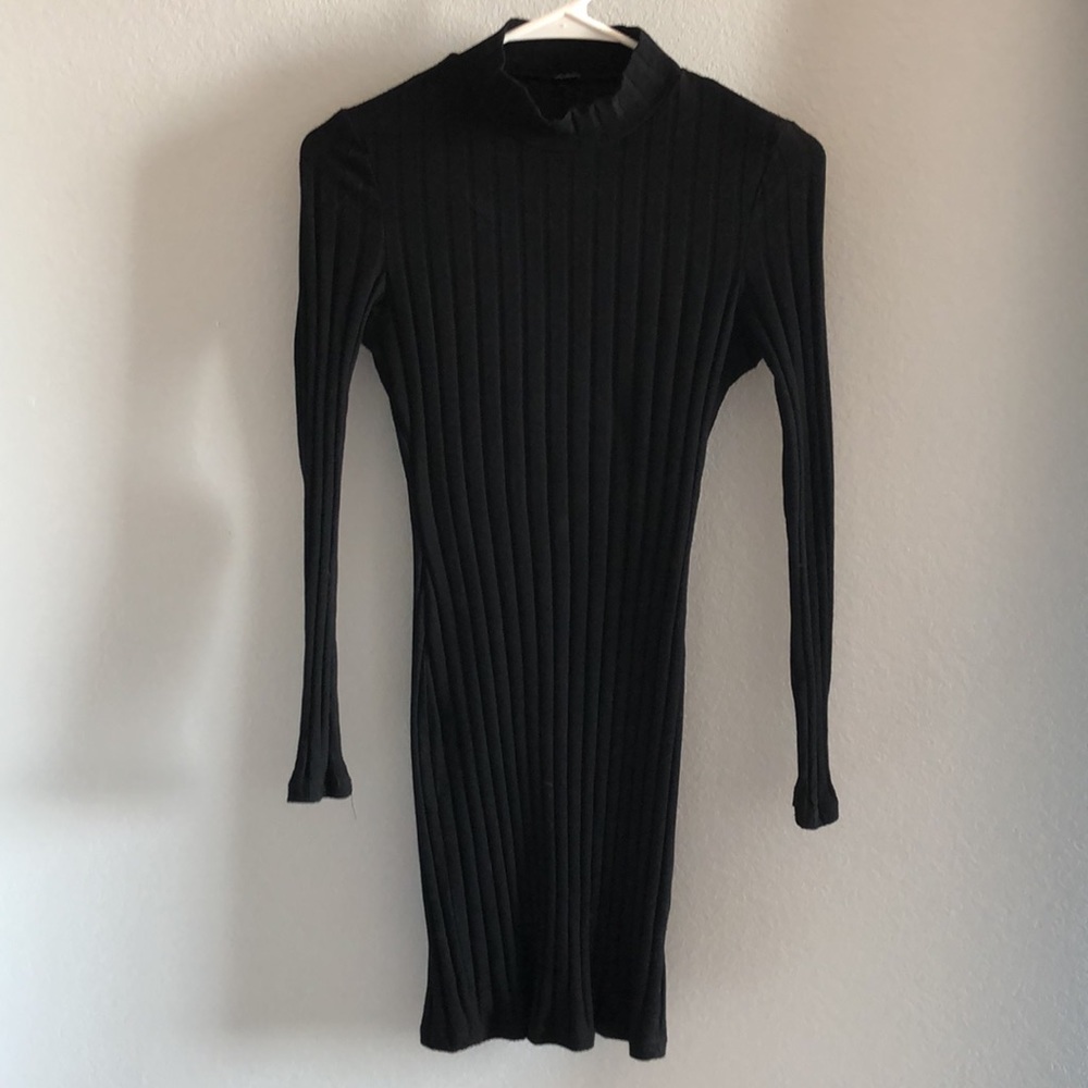 Mock-neck Solid Bodycon Dress